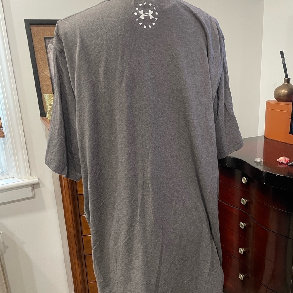 UNDER ARMOIR TEE - Picture 5 of 6